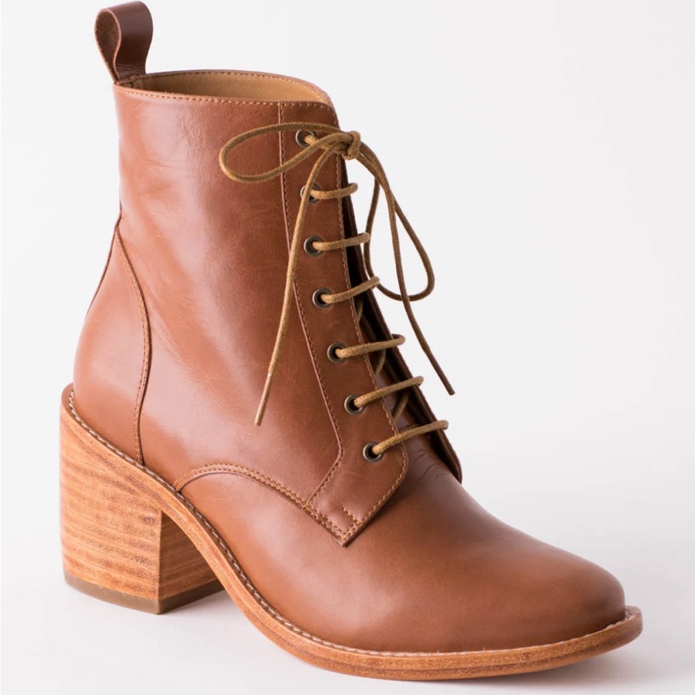Fortress of Inca Alexandra Paige boot